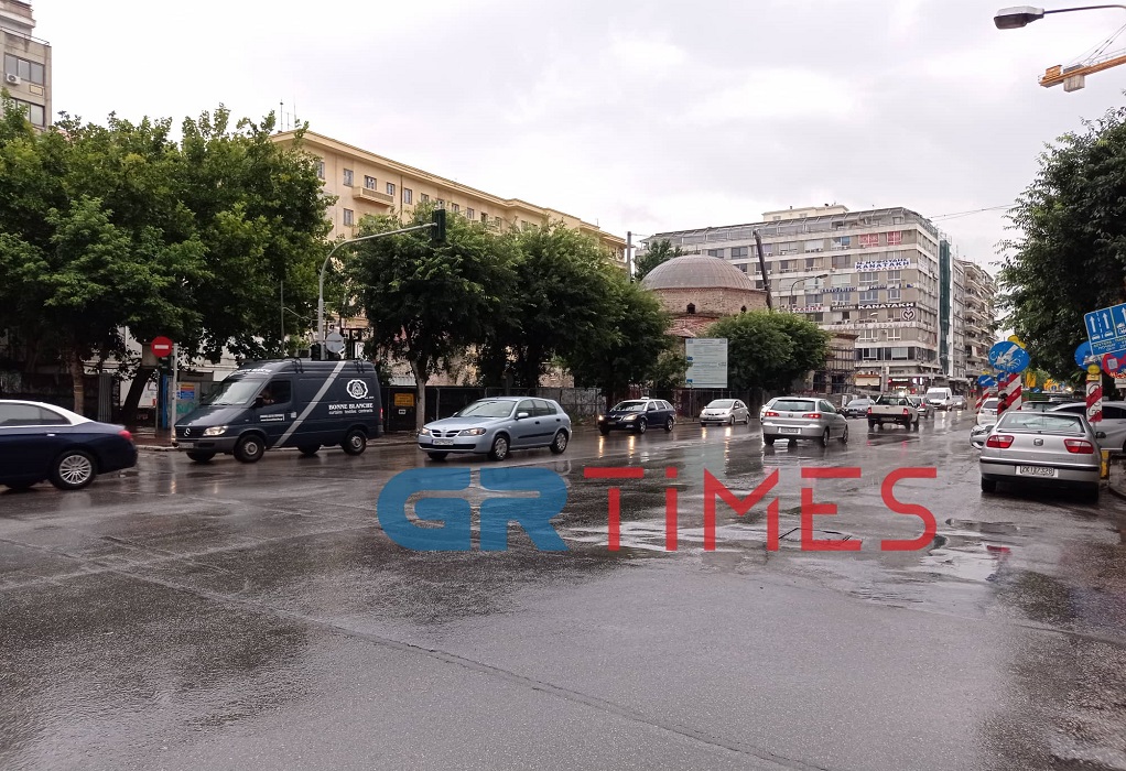 Η Κ. Μακεδονία στο «στόχαστρο» της κακοκαιρίας: Ασταμάτητη βροχόπτωση στη Θεσσαλονίκη – Όλα τα προβλήματα (ΦΩΤΟ-LIVE)