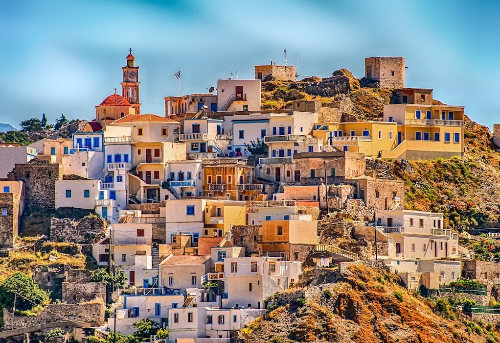 Πού θα πάνε εφέτος διακοπές οι Έλληνες – Ρεκόρ κρατήσεων για το εξωτερικό
