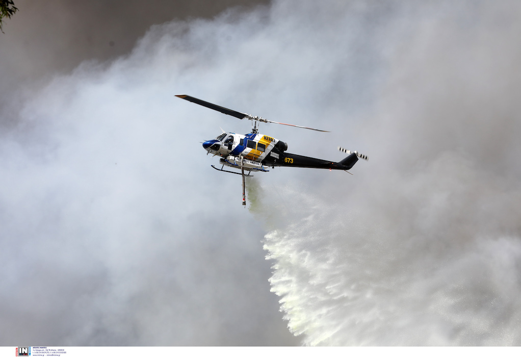 Φωτιά σε δασική έκταση στις Σέρρες-Στη «μάχη» και ελικόπτερο