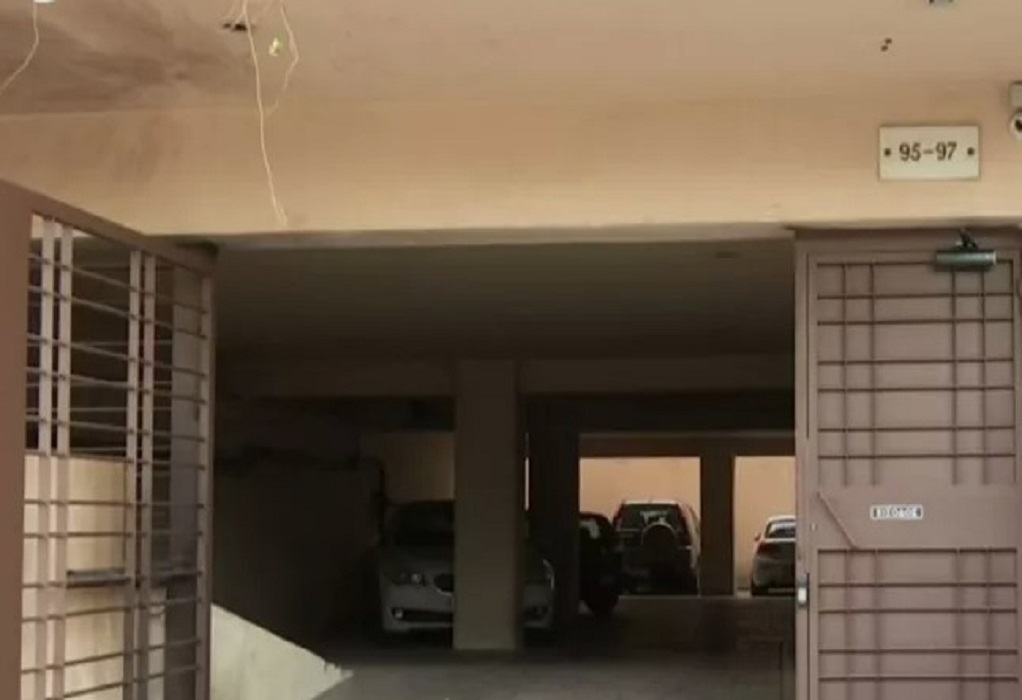 Επίθεση με γκαζάκια στο σπίτι του Μπάμπη Παπαδημητρίου (VIDEO)