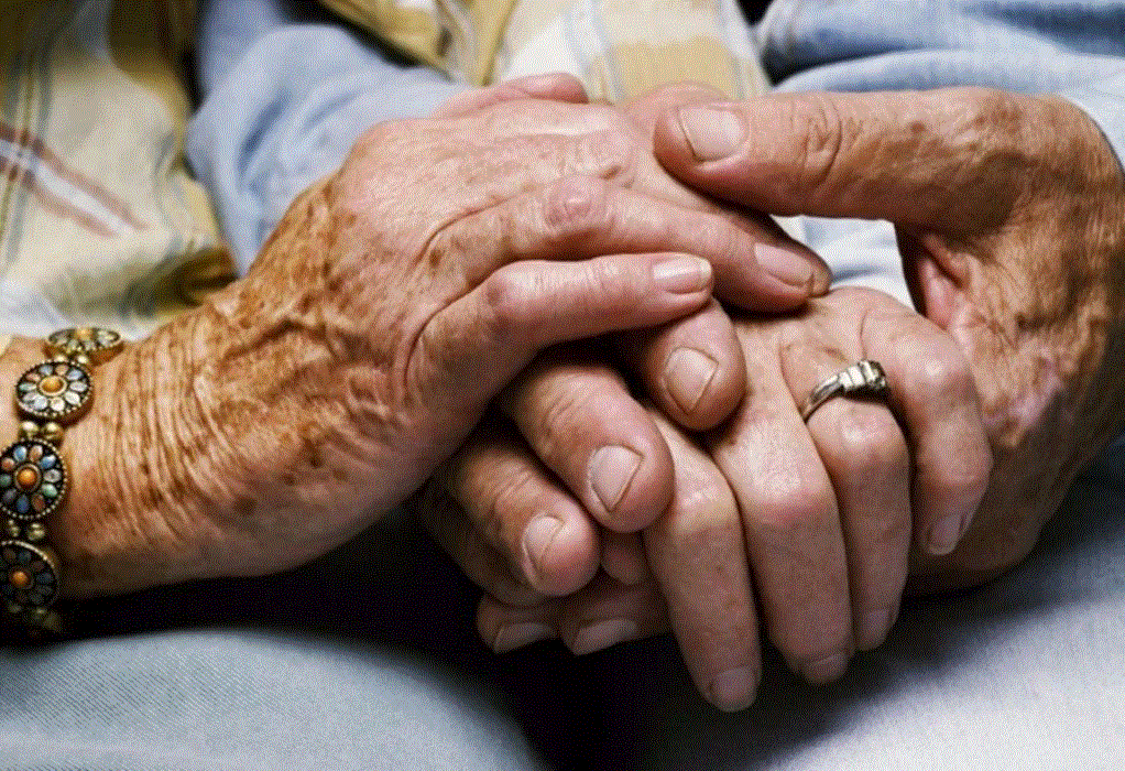 Βόλος: Μαζί και στον θάνατο – Ζευγάρι ηλικιωμένων έφυγε ταυτόχρονα από τη ζωή
