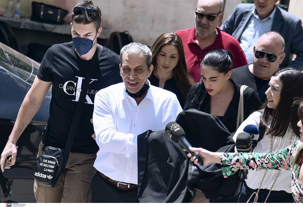 Θέμης Αδαμαντίδης: Σήμερα η δίκη μετά την καταγγελία για ξυλοδαρμό από τη σύντροφό του (VIDEO)