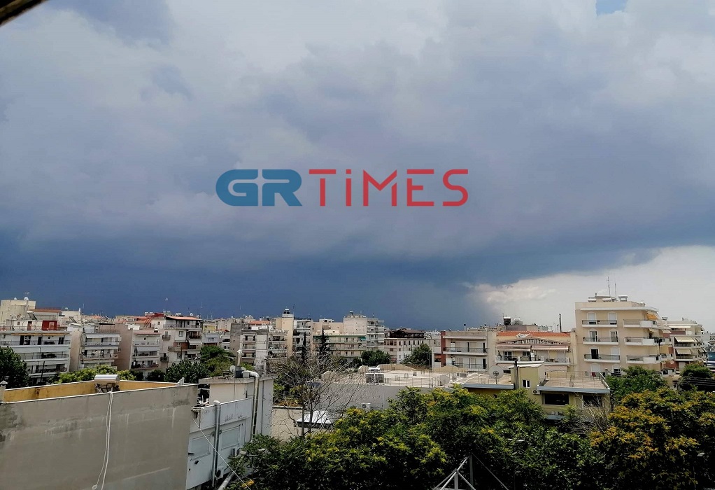 Άρχισε η «επέλαση» της κακοκαιρίας στη Β. Ελλάδα-Που «χτυπάει» η καταιγίδα-Οδηγίες προς τους πολίτες (VIDEO)
