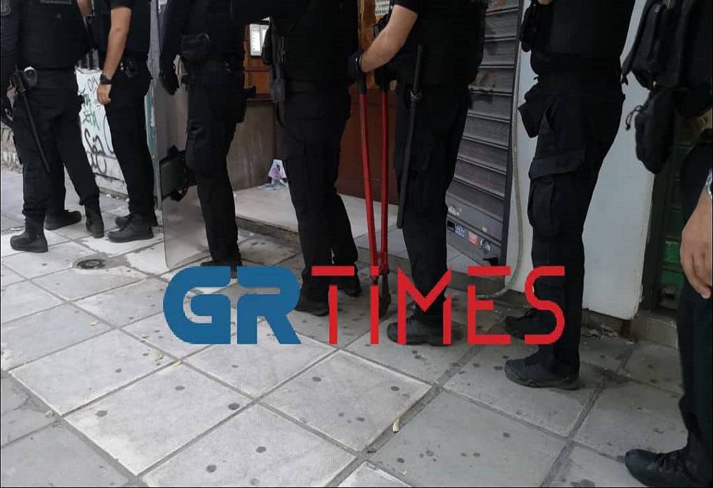 Θεσσαλονίκη: Αστυνομική επιχείρηση σε εξέλιξη για την εκκένωση κατάληψης στην Εγνατία (ΦΩΤΟ-VIDEO)
