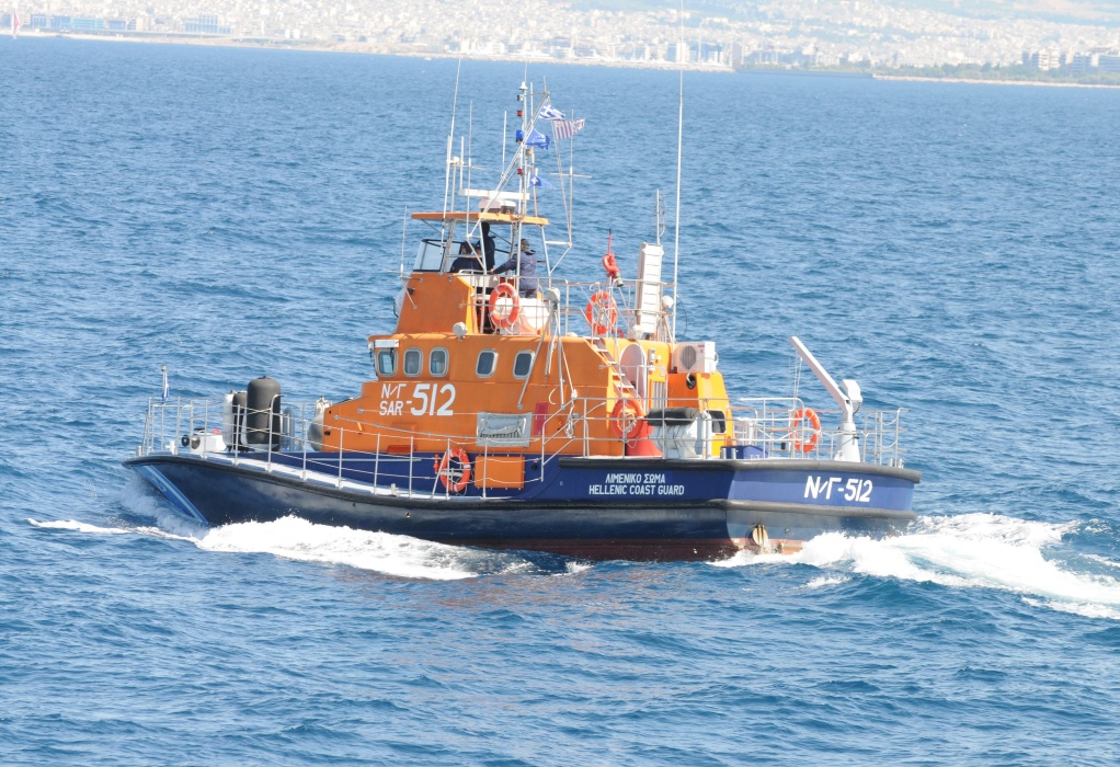 Λέσβος: Βυθίστηκε πλοίο με 14 άτομα πλήρωμα-Σε εξέλιξη επιχείρηση διάσωσης (VIDEO)