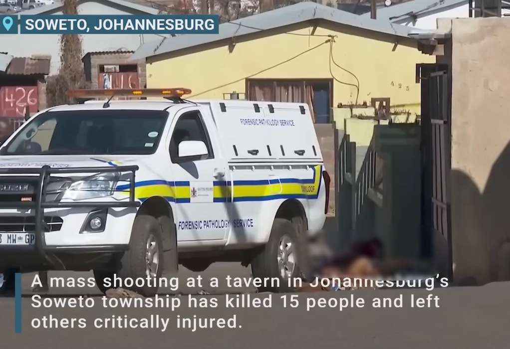Ν. Αφρική: Η αστυνομία αναζητά τους δράστες της επίθεσης στο μπαρ με 15 νεκρούς