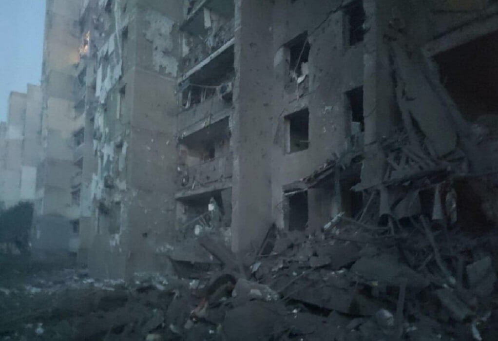 Οδησσός: Τουλάχιστον 14 νεκροί από πυραυλική επίθεση σε πολυκατοικία (VIDEO)