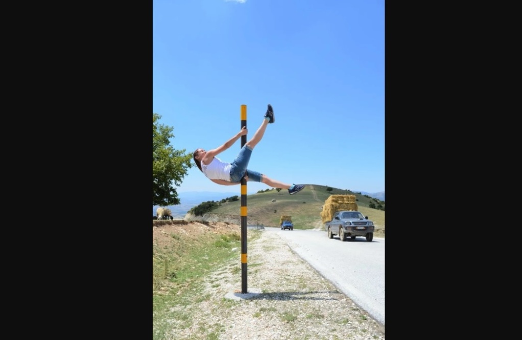 Ελασσόνα: Βγήκαν να σαλαγήσουν τα γίδια και απόλαυσαν δωρεάν… pole dancing (ΦΩΤΟ)