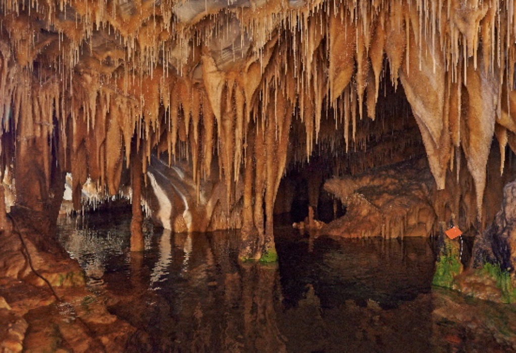 Άνοιξαν πλήρως και πάλι για τους επισκέπτες τα Σπήλαια Διρού