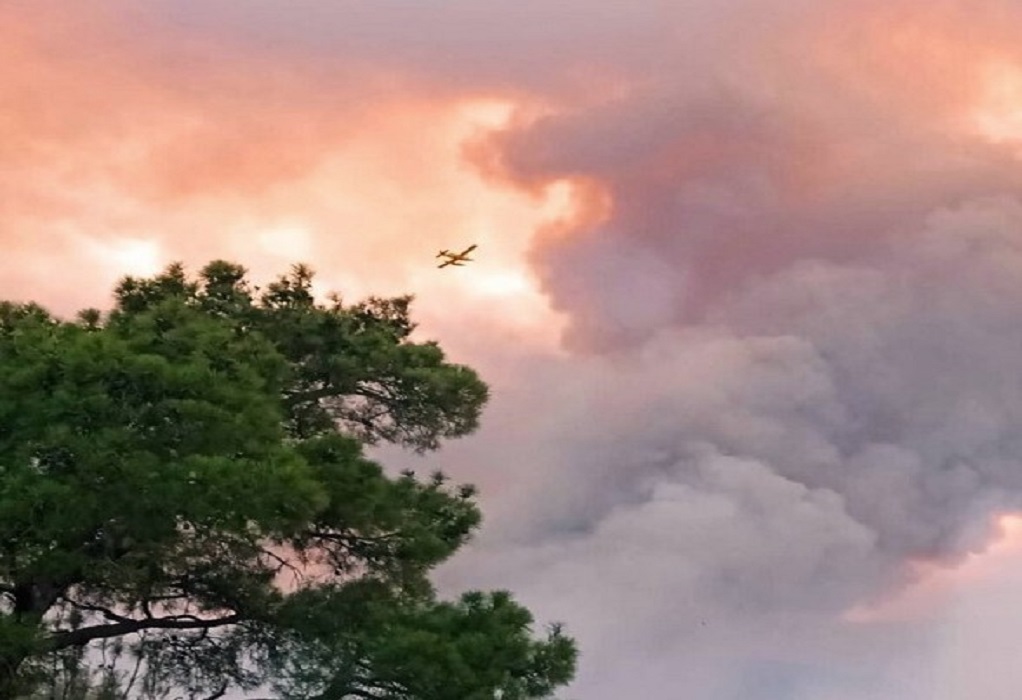Παπίκιο Όρος: Μέχρι τη Θάσο φτάνουν οι καπνοί από τη φωτιά που καίει το δάσος για δέκατη ημέρα (ΧΑΡΤΗΣ)
