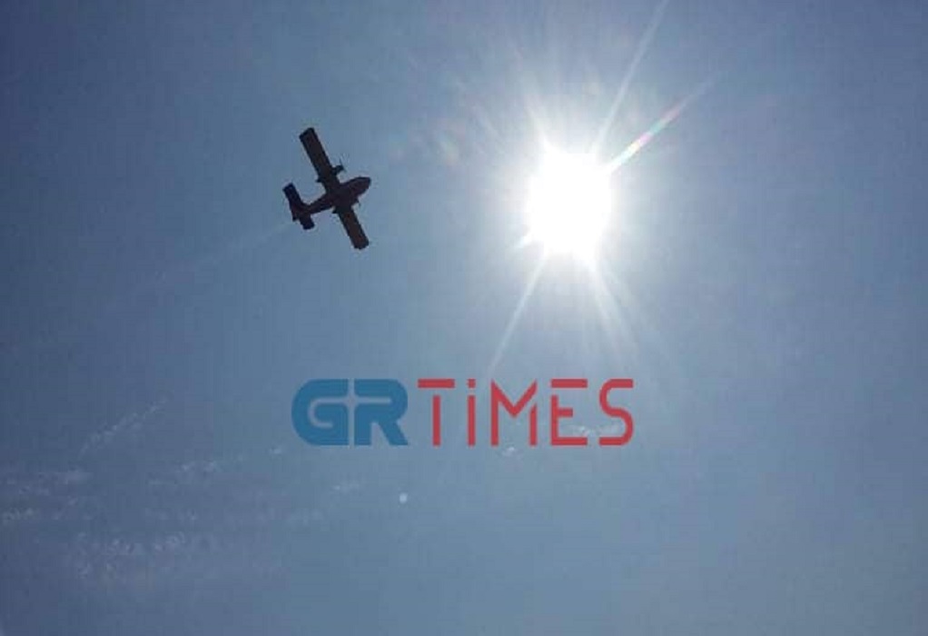 Χαλκιδική: Ενισχύθηκαν οι δυνάμεις της Πυροσβεστικής στην Μόλα Καλύβα – Στη «μάχη» αεροσκάφη και ελικόπτερα (ΦΩΤΟ-VIDEO)