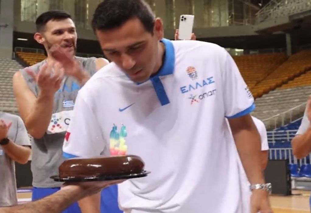 Εθνική Μπάσκετ: Η γλυκιά έκπληξη στον Νίκο Ζήση, που έγινε 39 (VIDEO)