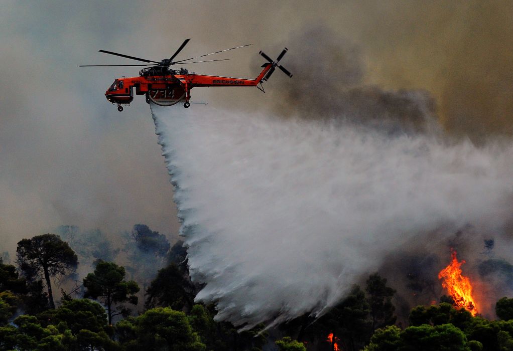 Υπό μερικό έλεγχο τέθηκε η φωτιά στη Λήμνο – Δεν απειλούνται κατοικημένες περιοχές