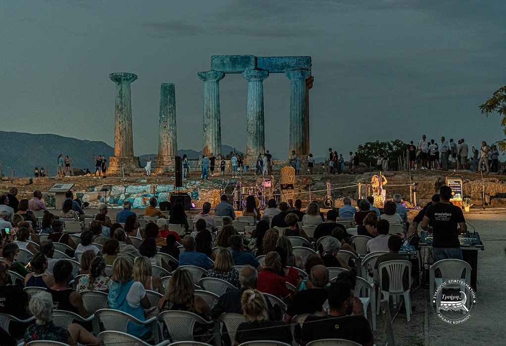 Πλήθος κόσμου στην εκδήλωση για την Πανσέληνο στον Αρχαιολογικό χώρο της αρχαίας Κορίνθου (ΦΩΤΟ-VIDEO)