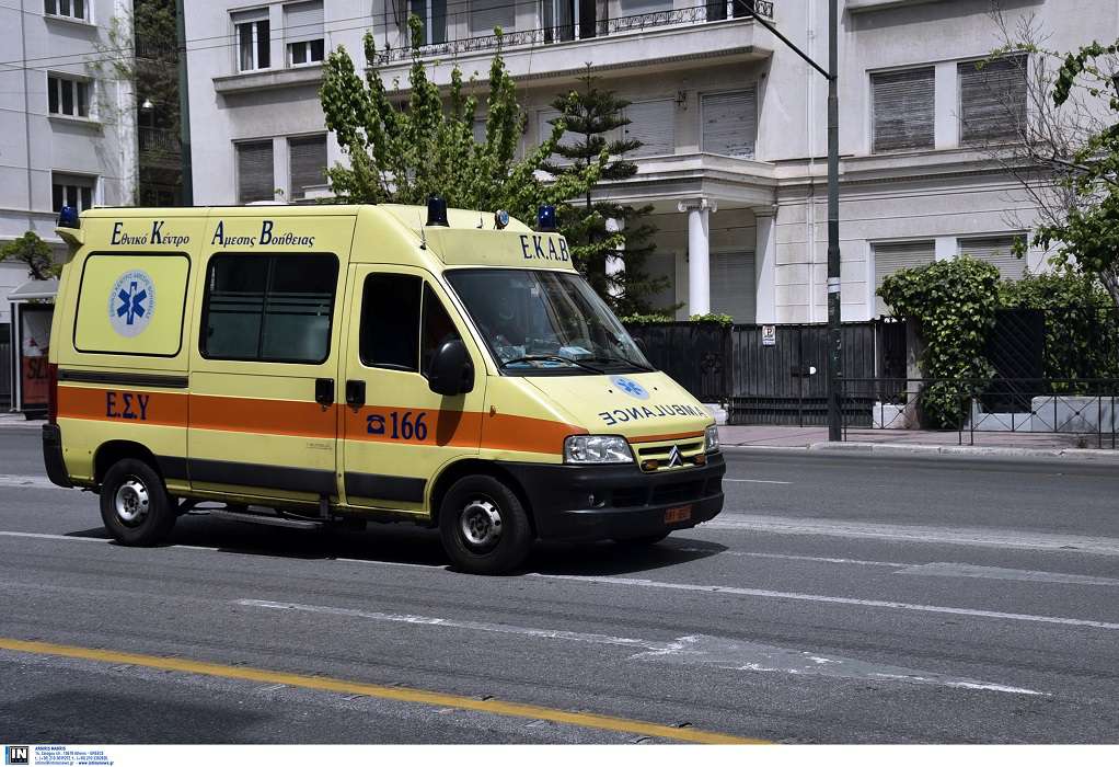 Κρήτη: 40χρονη γέννησε στο ασθενοφόρο καθ’ οδόν για το μαιευτήριο – Ξέσπασαν όλοι σε δάκρυα χαράς