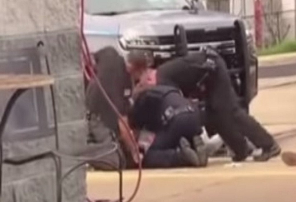 ΗΠΑ: Αστυνομικοί ξυλοκόπησαν άγρια ακινητοποιημένο άνδρα (VIDEO)