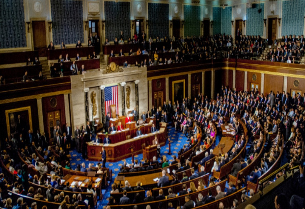 ΗΠΑ: Ο Χακίμ Τζέφρις εξελέγη νέος επικεφαλής των Δημοκρατικών στη Βουλή των Αντιπροσώπων