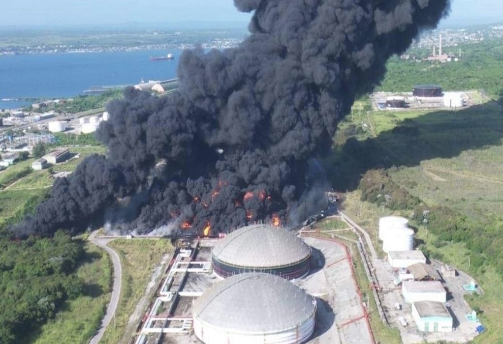 Κούβα: Μαίνεται εκτός ελέγχου η φωτιά σε πετρελαϊκές εγκαταστάσεις (ΦΩΤΟ-VIDEO)