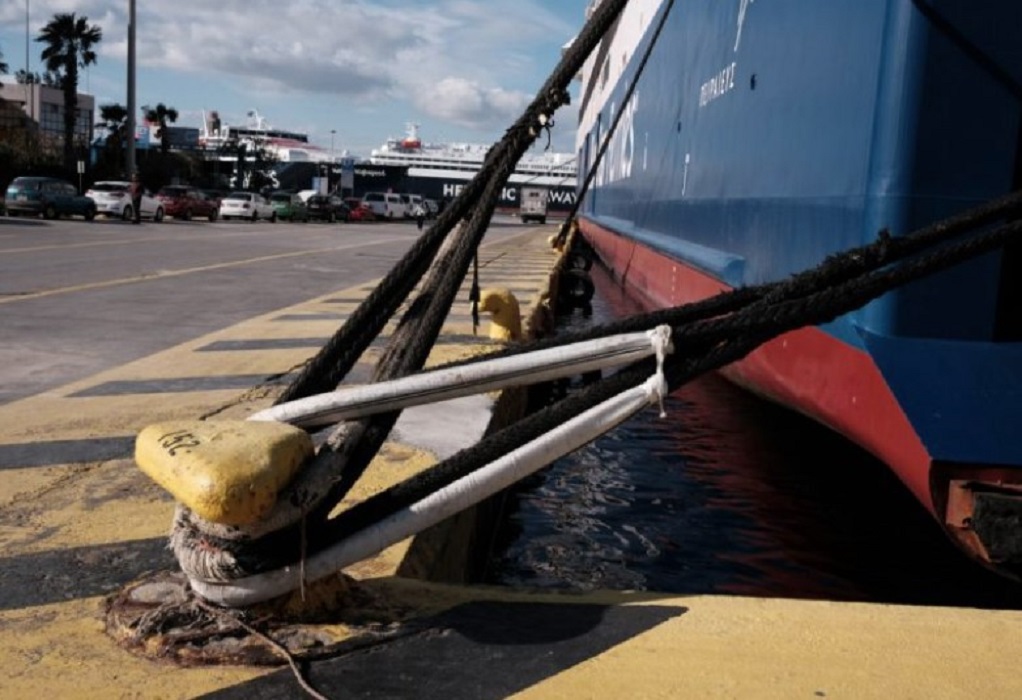 Πλοίο με 770 επιβάτες προσέκρουσε στην προβλήτα του λιμανιού στο Ηράκλειο