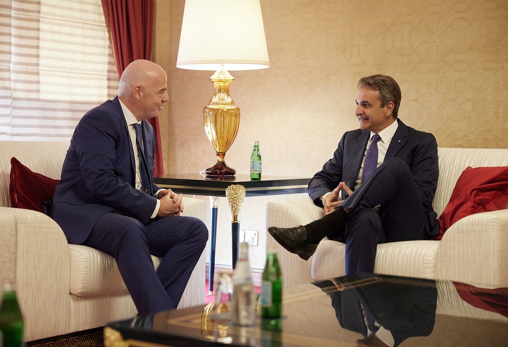 Συνάντηση του Κ. Μητσοτάκη με τον πρόεδρο της FIFA (ΦΩΤΟ)