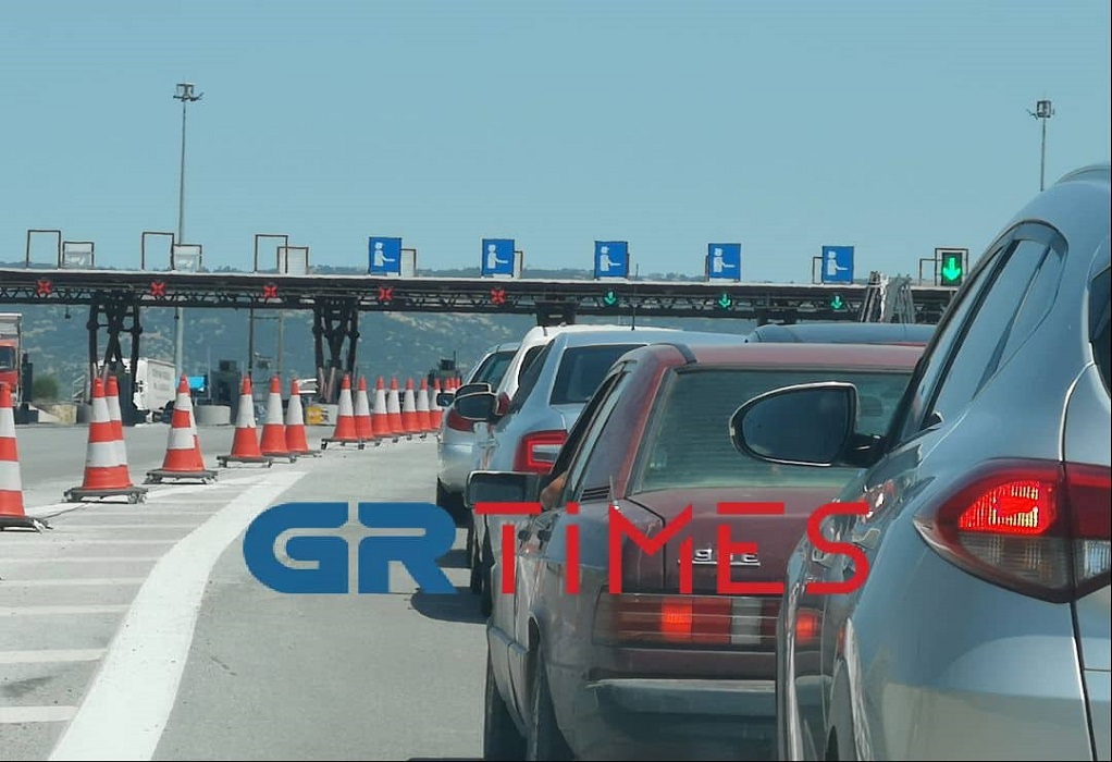 Θεσσαλονίκη: Μετ’ εμποδίων η κυκλοφορία στα διόδια της Εγνατίας Οδού, στο Ωραιόκαστρο (ΦΩΤΟ-VIDEO)