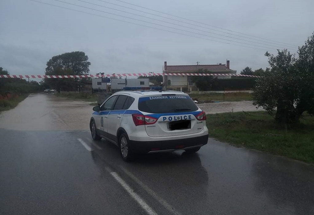 Χαλκιδική: Διακοπή κυκλοφορίας οχημάτων λόγω έντονης βροχόπτωσης – Δείτε σε ποιο σημείο