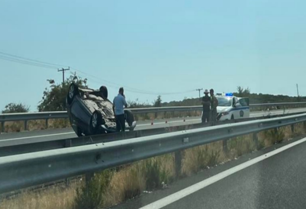 Τροχαίο ατύχημα στην Εγνατία Οδό – «Τούμπαρε» ΙΧ στη μέση του δρόμου (ΦΩΤΟ)