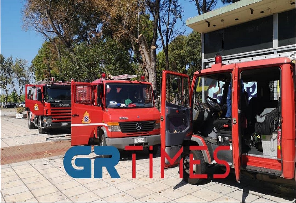Θεσσαλονίκη: Συναγερμός στην Πυροσβεστική για φωτιά σε αποθήκη βάμβακος