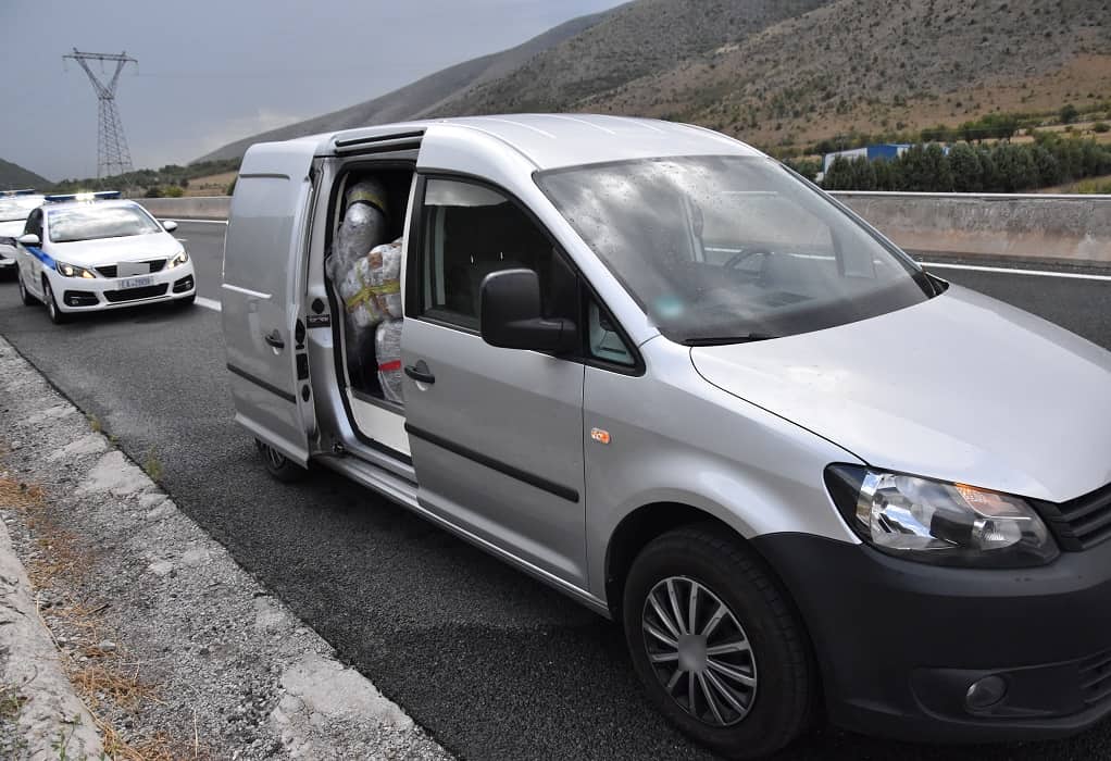 Koζάνη: Φορτηγάκι με 300 κιλά χασίς… έμεινε στην Εγνατία Οδό – Αναζητείται ο οδηγός (ΦΩΤΟ)