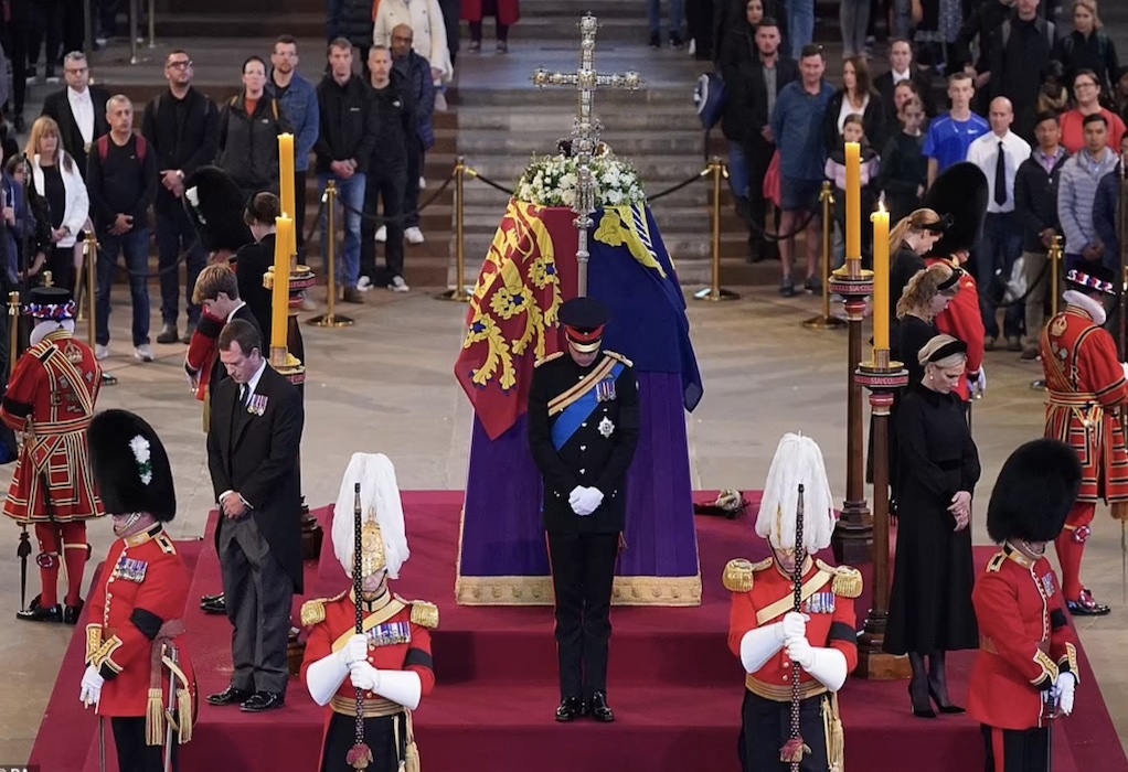 Βρετανία: Σήμερα το «τελευταίο αντίο» στην βασίλισσα Ελισάβετ παρουσία δεκάδων ηγετών (VIDEO)