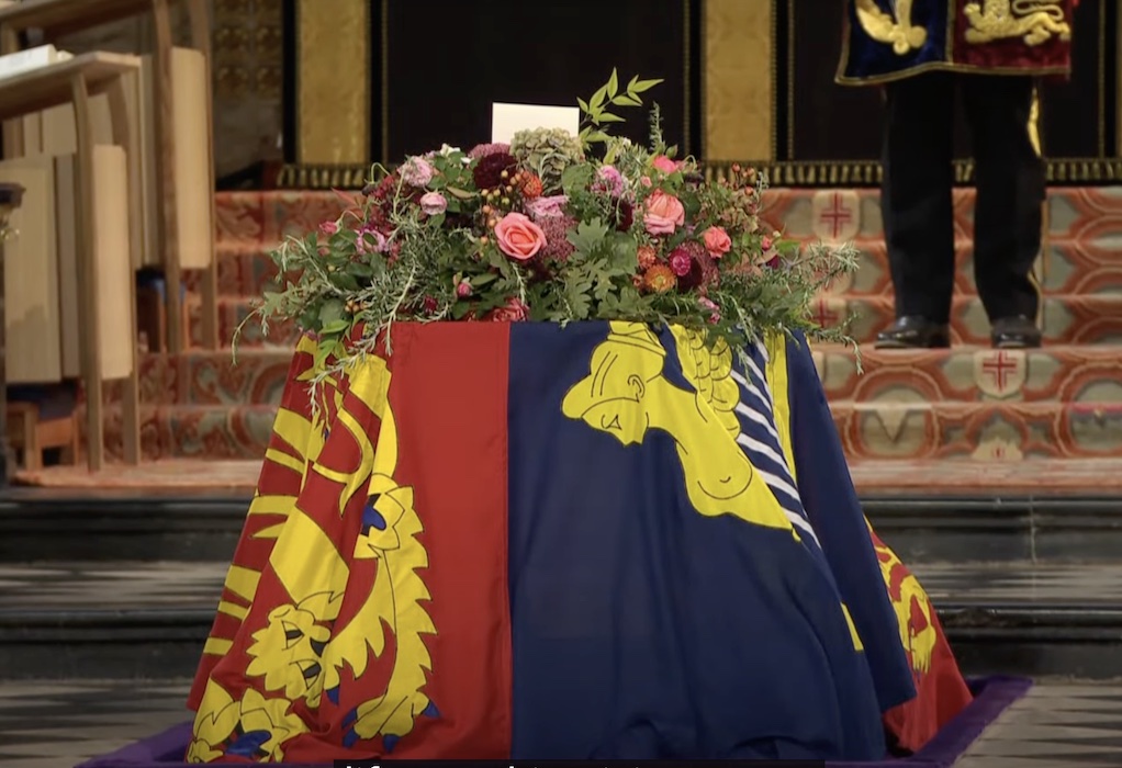 Βασίλισσα Ελισάβετ: Στη βασιλική κρύπτη η σορός της – Σε ιδιωτική τελετή η ταφή (ΦΩΤΟ-VIDEO)