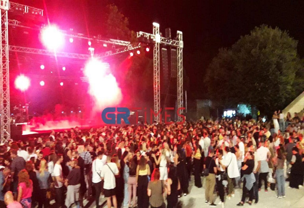 Θεσσαλονίκη: Τηλεφώνημα για βόμβα σε συναυλία της Βίσση στο Θέατρο Γης (ΦΩΤΟ)