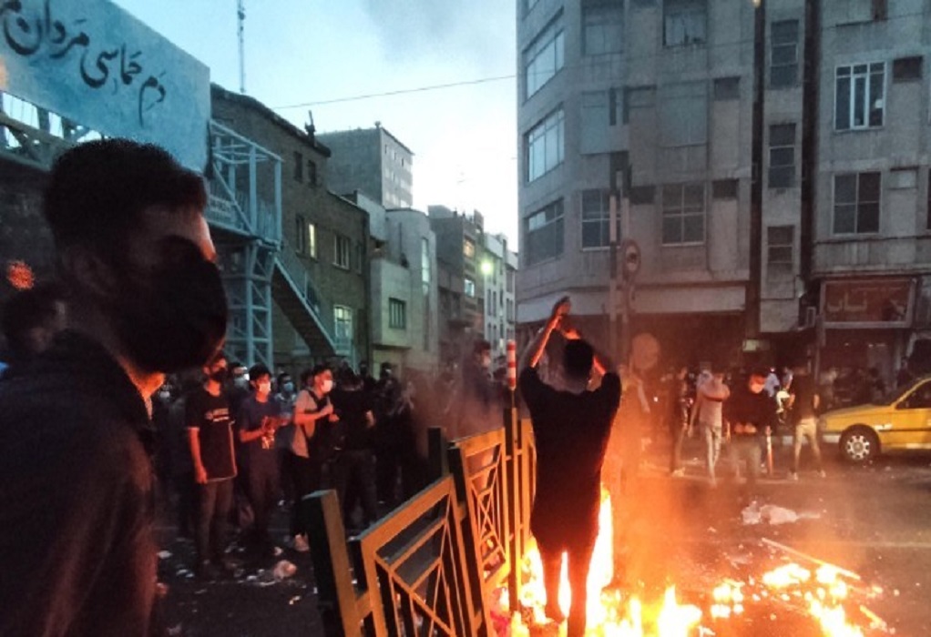 Η Τεχεράνη επιμένει για τον «καταστροφικό ρόλο» του Λονδίνου στις πρόσφατες αντικυβερνητικές διαδηλώσεις