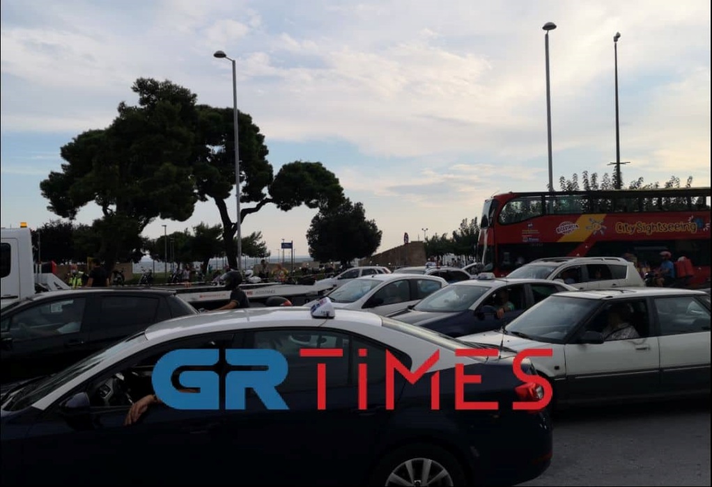 Θεσσαλονίκη: Προβλήματα στην κυκλοφορία στη Λεωφόρο Μεγάλου Αλεξάνδρου (ΦΩΤΟ-VIDEO)