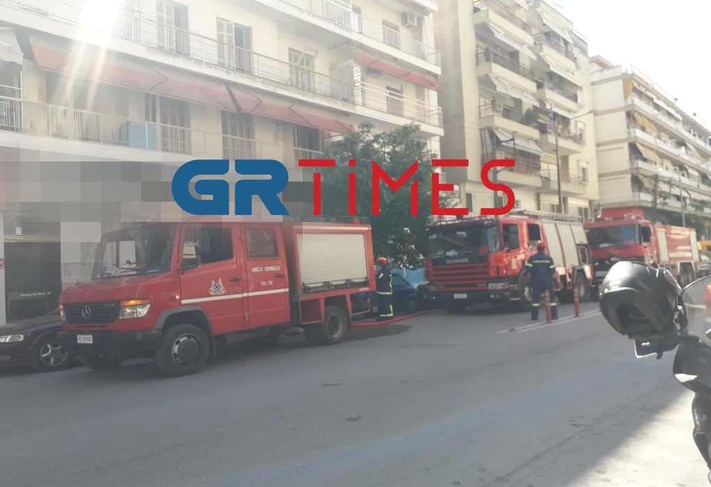 Θεσσαλονίκη: Φωτιά σε διαμέρισμα 5ου ορόφου – Στο σημείο η Πυροσβεστική (ΦΩΤΟ)