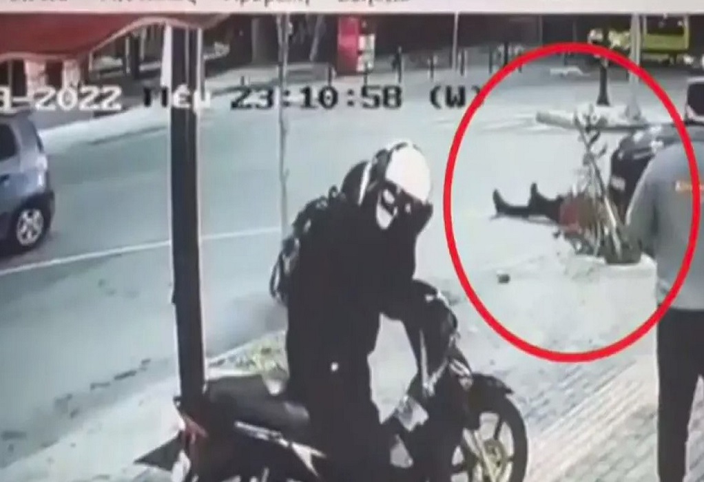 Βίντεο ντοκουμέντο από τροχαίο αστυνομικού – «Καρφώθηκε» σε ΙΧ και εκσφενδονίστηκε στα 10 μέτρα