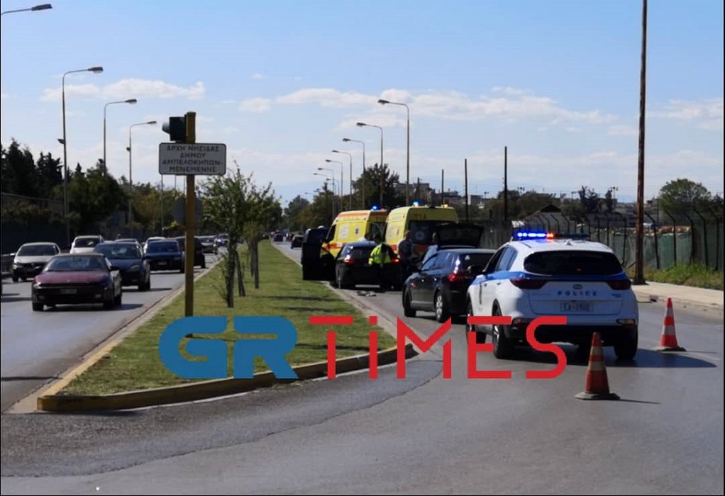 Σύγκρουση ΙΧ με φορτηγό στην π.Ε.Ο Θεσσαλονίκης-Σερρών – Ένας τραυματίας