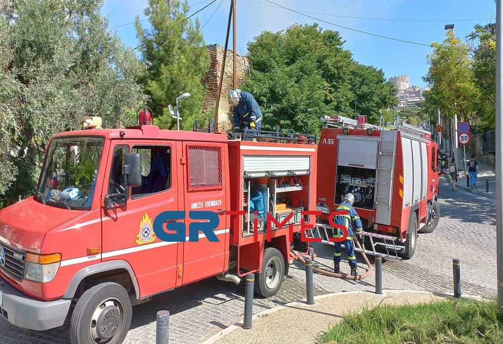 Θεσσαλονίκη: Ηλικιωμένος έπεσε σε χαντάκι τεσσάρων μέτρων στο Ωραιόκαστρο-Τον απεγκλώβισε η Πυροσβεστική 