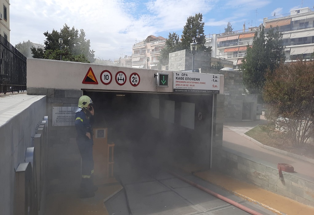 Σέρρες: ΙΧ «τυλίχτηκε» στις φλόγες μέσα σε υπόγειο πάρκινγκ (ΦΩΤΟ)