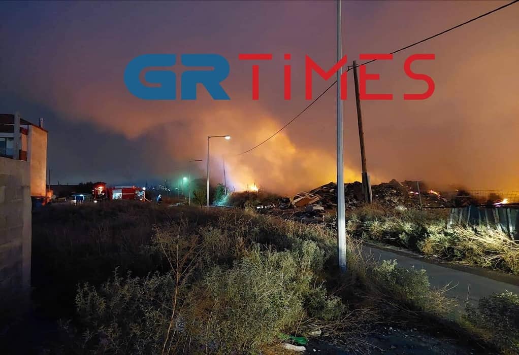 Θεσσαλονίκη: Μεγάλη πυρκαγιά στη χωματερή ογκωδών στον Εύοσμο (VIDEO-ΦΩΤΟ)