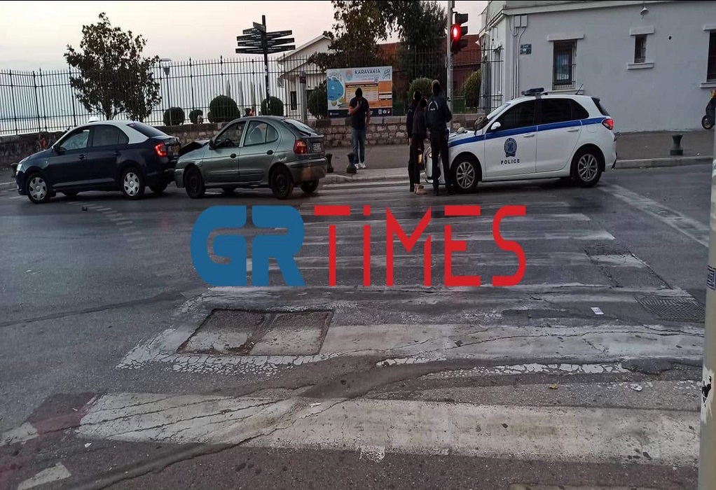 Θεσσαλονίκη: Τροχαίο με το «καλημέρα» στο κέντρο-Σύγκρουση ΙΧ με ταξί (ΦΩΤΟ-VIDEO)