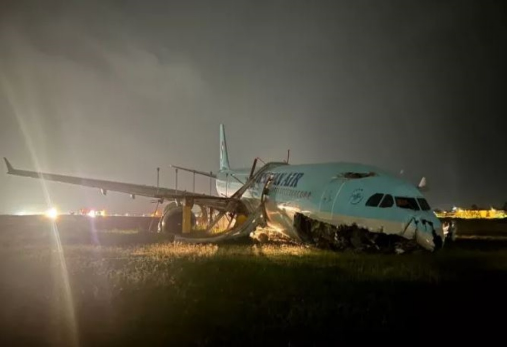 Κορεάτικο αεροσκάφος βγήκε εκτός διαδρόμου – Δεν τραυματίστηκε κανείς (ΦΩΤΟ)