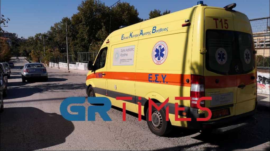 Θεσσαλονίκη: Ένας τραυματίας μετά από σύγκρουση αυτοκινήτου με μηχανή στο κέντρο