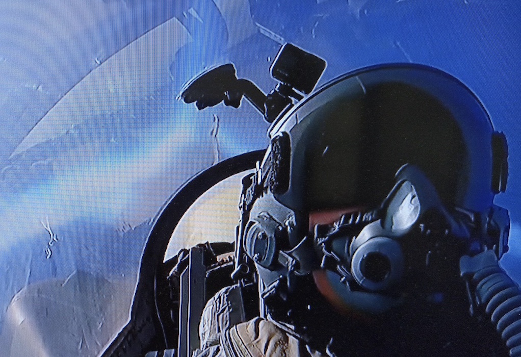 Ο πιλότος του F16 «ΖΕΥΣ» στο GRTimes: «Μόνο τιμή και υπερηφάνεια για τους ήρωες του ’40-Έτοιμοι να υπερασπιστούμε την πατρίδα» (VIDEO)