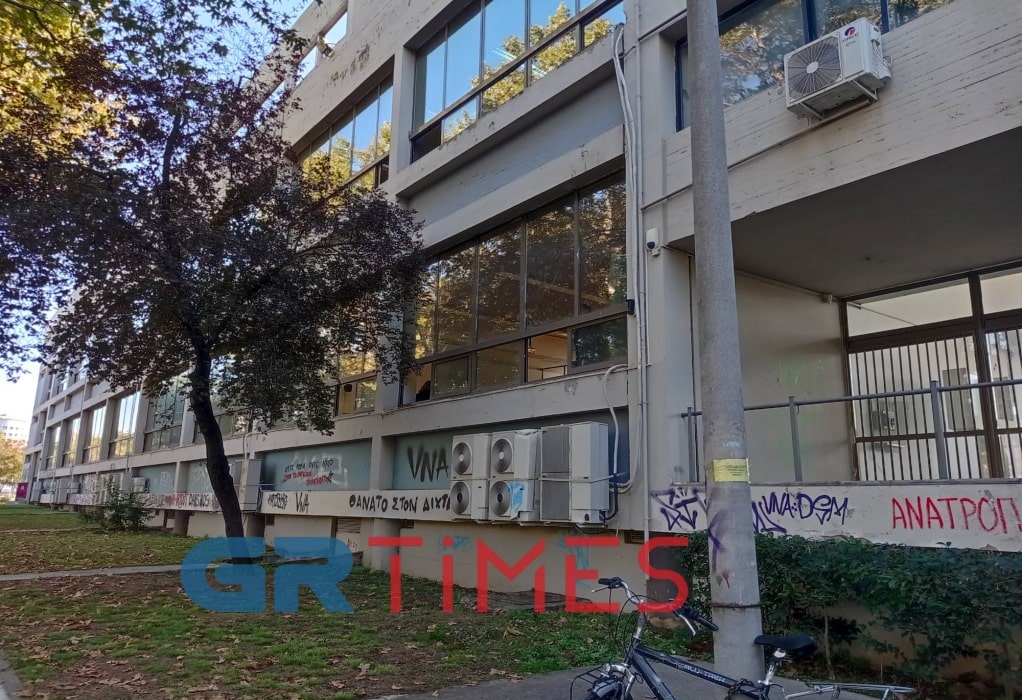 Θεσσαλονίκη: Εξιτήριο για τον 19χρονο φοιτητή που έπεσε από το παράθυρο του ΑΠΘ