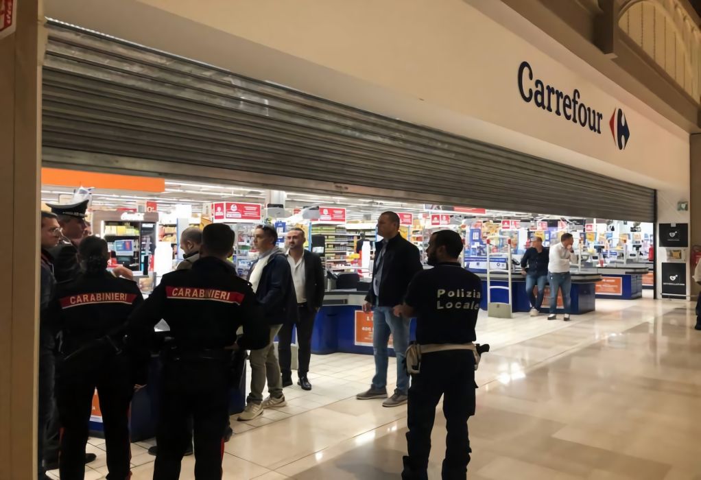 Ιταλία-Επίθεση σε εμπορικό κέντρο: Ένας νεκρός & 4 τραυματίες-Αγωνία για τον διεθνή ποδοσφαιριστή (ΦΩΤΟ-VIDEO)