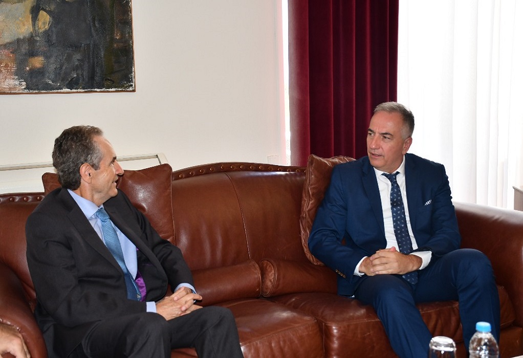 Συνάντηση του Σ. Καλαφάτη με τον νέο πρέσβη της Ισπανίας στην Ελλάδα, Carles Maria Casajuana Palet (ΦΩΤΟ)