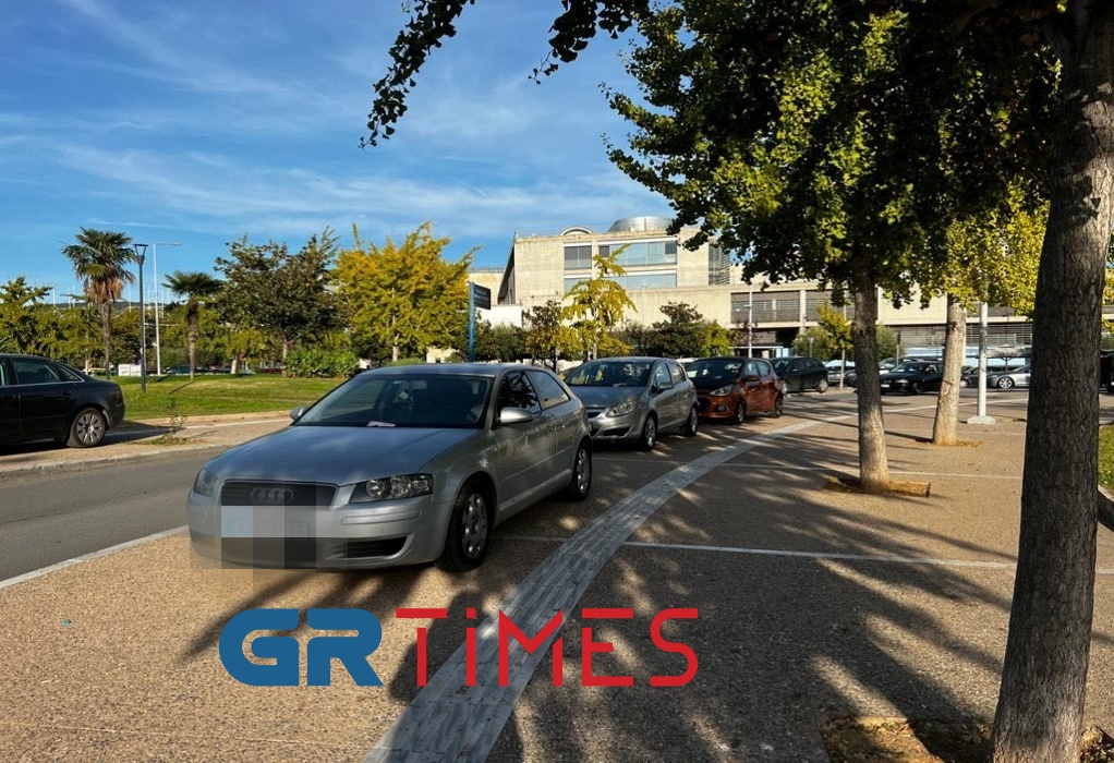 Θεσσαλονίκη: Πάρκαραν πάνω στο πεζοδρόμιο κι έγινε της…κλήσης (ΦΩΤΟ)