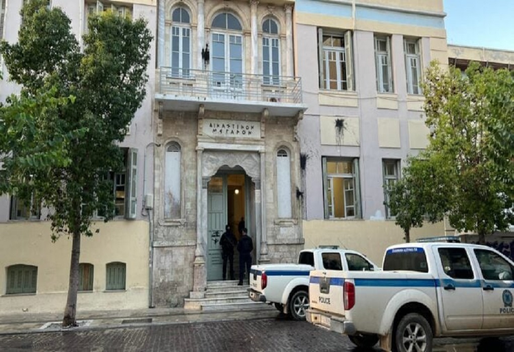 Κρήτη: Προθεσμία για να απολογηθεί πήρε η 38χρονη που έριξε καυστικό υγρό στον άνδρα της (VIDEO)