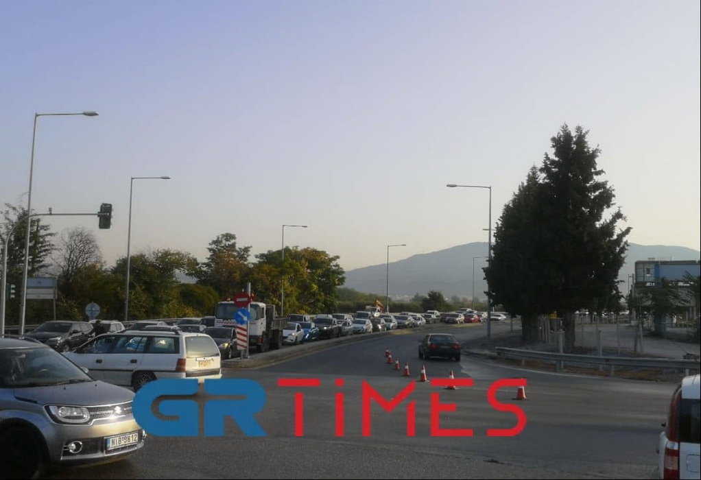 Θεσσαλονίκη: Μποτιλιάρισμα σε κομβικά σημεία λόγω της δοκιμαστικής παρέλασης (ΦΩΤΟ-VIDEO) 